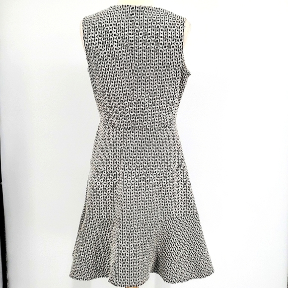 Sharagano Black White Geo Square Knit Sleeveless Zipper Fit and Flare Dress 4 - Picture 6 of 9